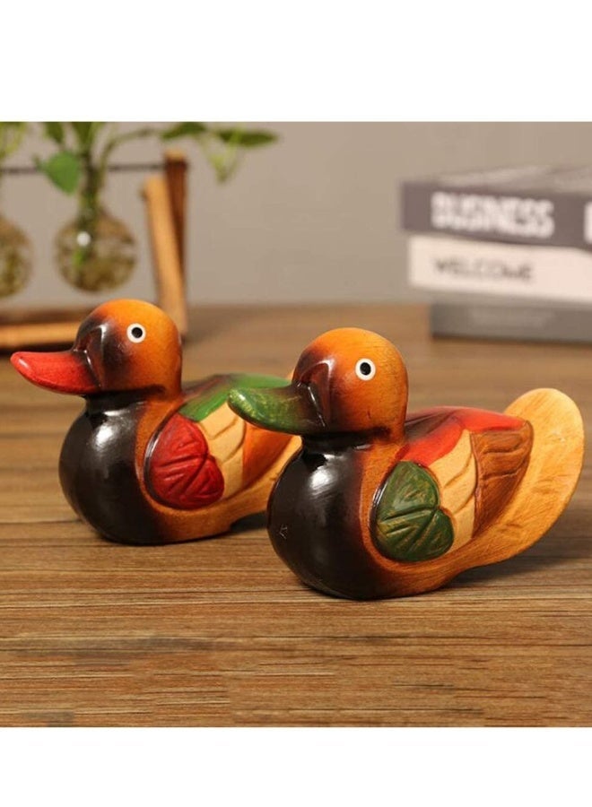 C ute Wooden Mandarin Duck Statues, Wooden Ducks Statues Safe Paint Oak Material Hand Painted For Gifts Wedding Gift Bedside Ornament Creative Mandarin Duck Figurine